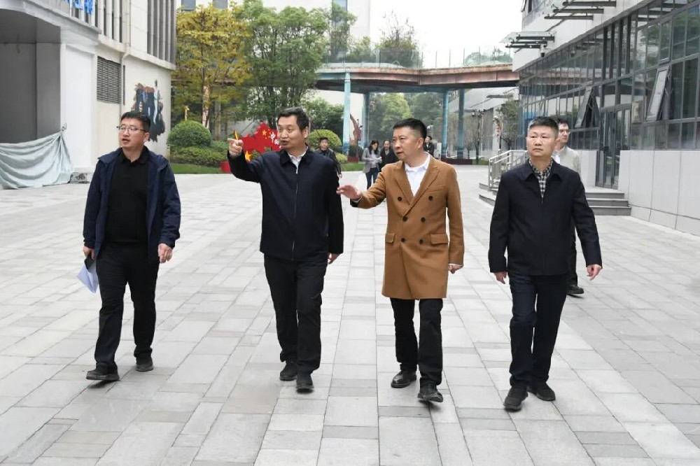 郑州市投资集团领导调研深跨协跨境电商基地项目