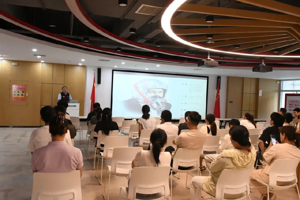 郑投科技创新园组织开展2026年“安全生产月”消防培训演练活动